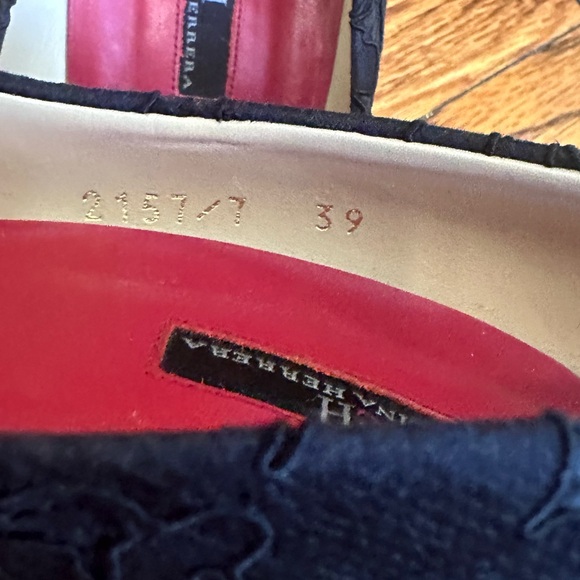 CH CAROLINA HERRERA BLACK LACE EMBELLISHED PUMPS SIZE 39 - Picture 5 of 16